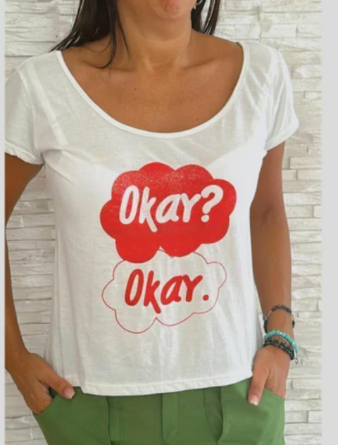 REMERA ESTAMPA OKAY EN JERSEY DE ALGODON - comprar online