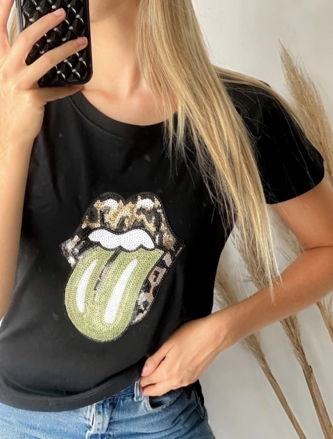 REMERA ROLLING PRINT CON APLIQUE DE LENTEJUELA EN ALGODON - comprar online