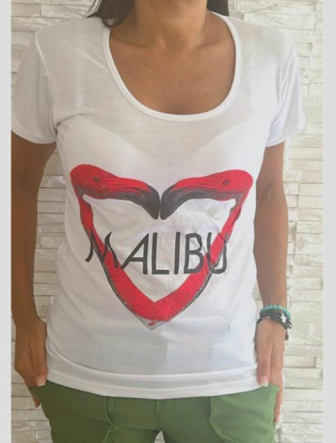 REMERA ESTAMPA MALIBU EN JERSEY DE ALGODON - comprar online