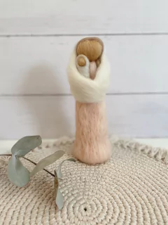 VIRGEN CON EL NIÑO FIELTRO - comprar online