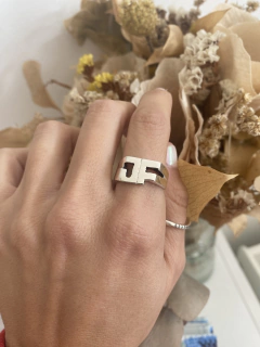 Anillo dos iniciales (plata) - comprar online