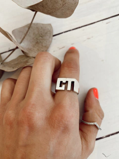 Anillo dos iniciales (plata) - comprar online