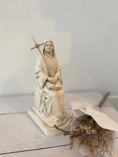 Imagen Mama Antula patinada