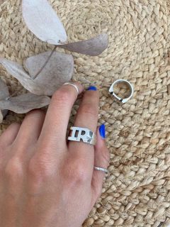 Imagen de Anillo dos iniciales (plata)