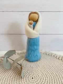 VIRGEN CON EL NIÑO FIELTRO en internet