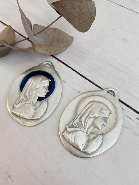 Cunero Virgen Niña oval esmaltado (BAÑO DE PLATA)