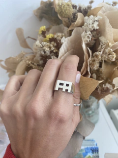 Anillo dos iniciales (plata)