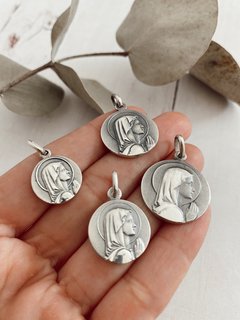 Medalla Virgen niña (plata) - comprar online