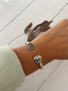 ESCLAVA (ALPACA) 2 MEDALLAS