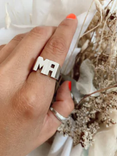 Anillo dos iniciales (plata) - comprar online