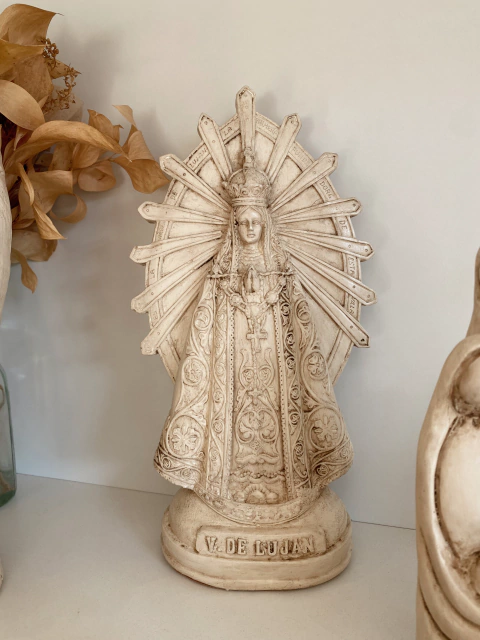 Imagen Virgen de Lujan patinada (NO SE ENVIA POR CORREO ARGENTINO)