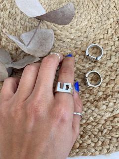 Anillo dos iniciales (plata) - Manantial de Luz