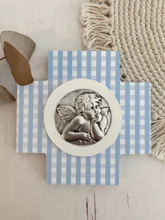 Cruz con medallon Angel (celeste)