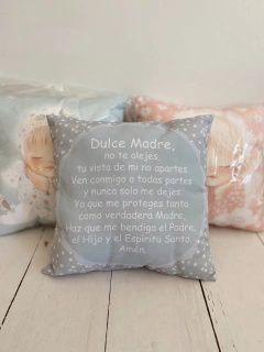 Almohadon Virgen con el niño celeste - comprar online