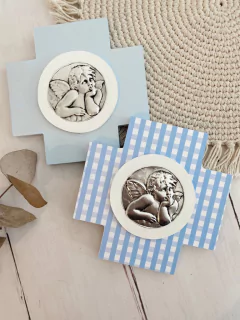 Cruz con medallon Angel (celeste)