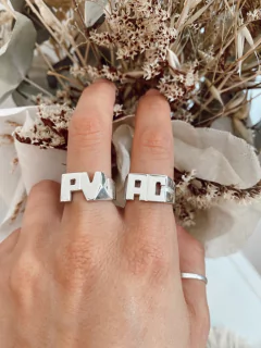 Anillo dos iniciales (plata)