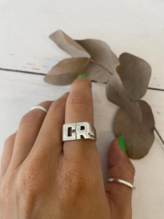 Imagen de Anillo dos iniciales (plata)