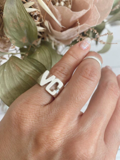 Anillo dos iniciales (plata) en internet