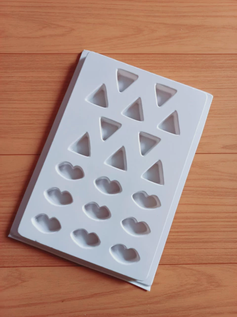 MOLDE VENECITAS (PARA USAR CON CEMENTO, RESINA ECOLOGICA, YESO)