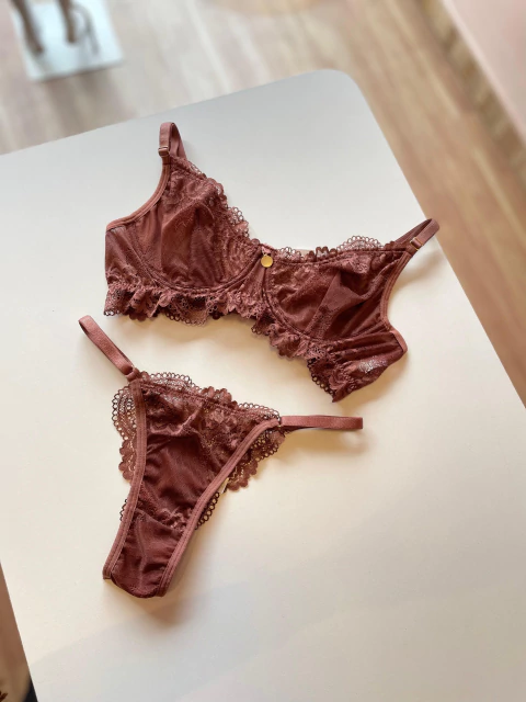 Conjunto Babi - Castanho - comprar online