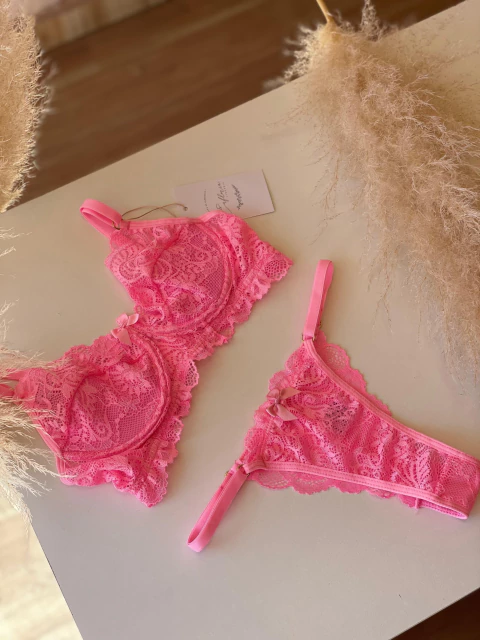 Conjunto Ágata - Rosa chiclete - comprar online