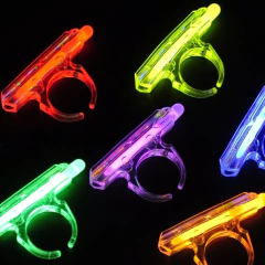 Anel Néon Festa Neon 5 Unidades Sortidos Anel Luz Negra Balada Néon na internet