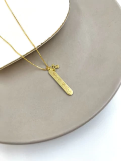 Colar placa “Mãe de menino(a)” CL0160 na internet