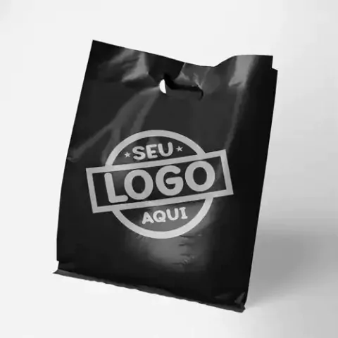 Sacola Plástica com Alça Vazada - Preta