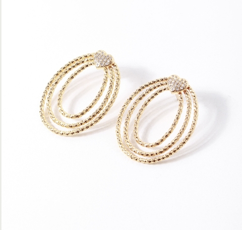 BRINCO TRÊS CIRCULOS CORAÇÃO FOLHEADO A OURO