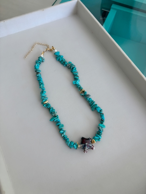 COLAR CASCALHOS ESTRELA DO MAR AZUL TURQUESA FOLHEADA A OURO - comprar online