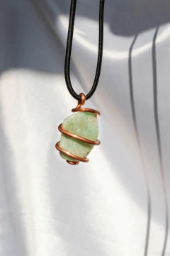 Colgante de Amazonita engarzado en cobre puro. - Kawsay Health