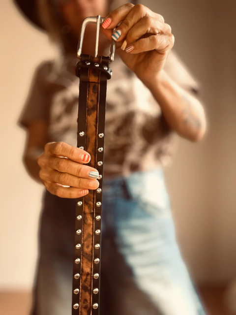 Cinto tachas print - comprar online