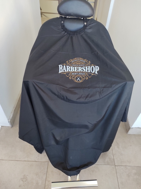 Capa Barber con Broche