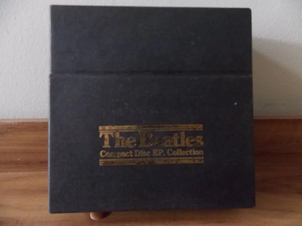 BOX 15 CDS THE BEATLES - COMPACT DISC EP COLLECTION - MADE IN UK