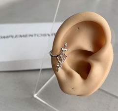 Cuff a presión POR UNIDAD de acero blanco modelo hojita