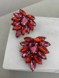 Aros de gemas rojo y fucsia