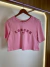 T SHIRT LONDON CROPPED BORDADA | IVANA DINIZ BRAND - ROSA BEBÊ na internet