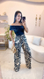Calça Érica pantalona estampada na internet