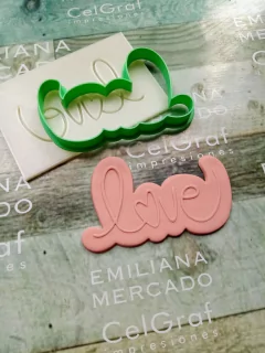 Cortante y sello en relieve Love