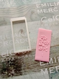 Flores en relieve con cortante