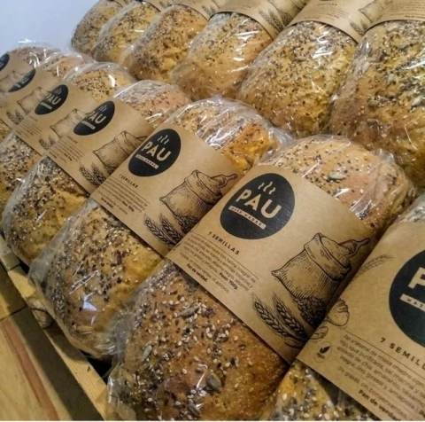 Pan de Molde Artesanal PAU Negro Masa Madre 700G - comprar online