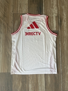 Musculosa de Básquet River Plate en internet