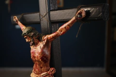 CRUCIFIXO BARROCO CHAGAS REALISTAS 40 CM PAREDE na internet