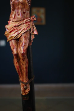 CRUCIFIXO CHAGAS REALISTAS (PAREDE) na internet