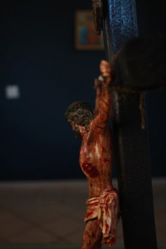 CRUCIFIXO CHAGAS REALISTAS (PAREDE) - Atelier São Josemaria