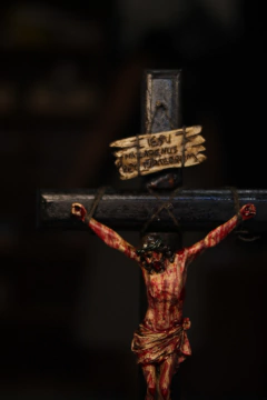 Crucifixo 31 cm mesa