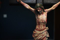CRUCIFIXO BARROCO CHAGAS ULTRA-LEVES MESA - comprar online