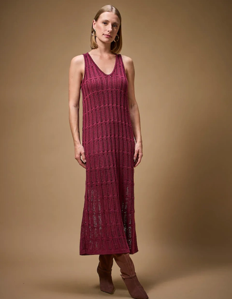 VESTIDO DE TRICOT DECOTE V VINHO - MOB