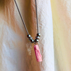 Collar CORA con Turmalina Rosa en bruto