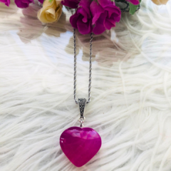 Collar Corazón Grande de Ágata Fucsia